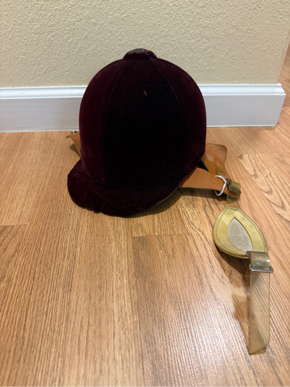 ✨ Vintage Velvet Equestrian Riding Helmet - Deep Burgundy